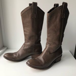 Frye Carson Pull On Grey Soft Full leather